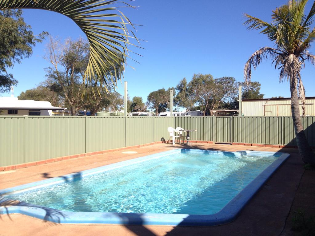 Outback Oasis Caravan Park Carnarvon Exterior foto